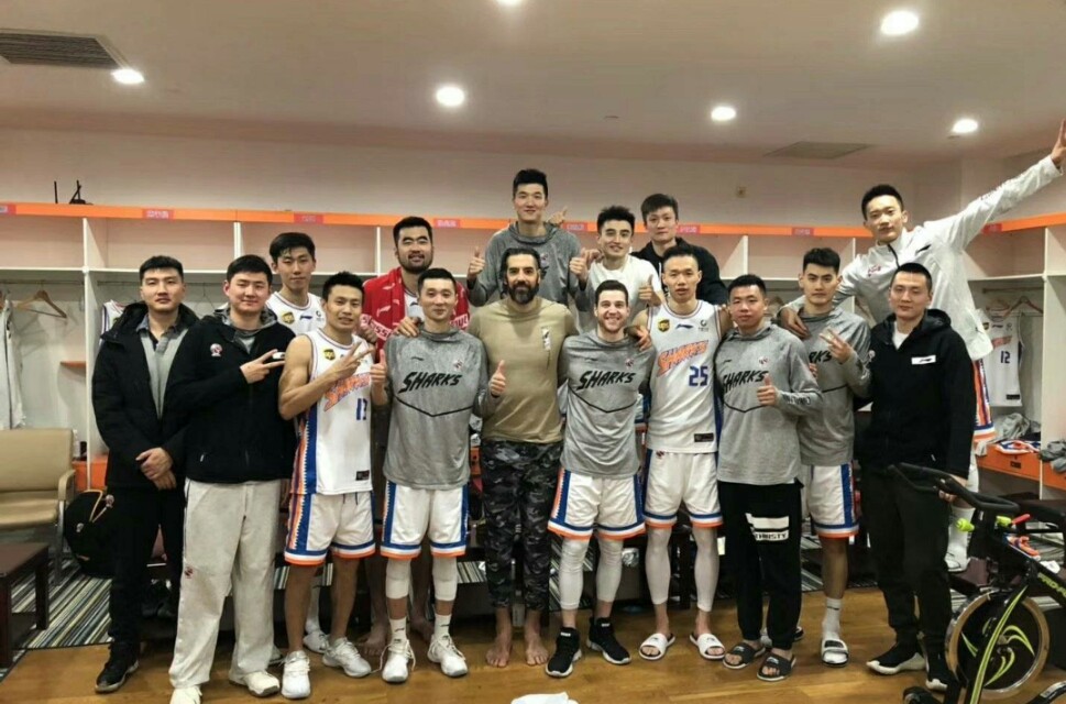 刘炜为什么没去nba选秀(季后赛首轮出局 刘炜可能会选择退役 他的NBA梦想或已终结)