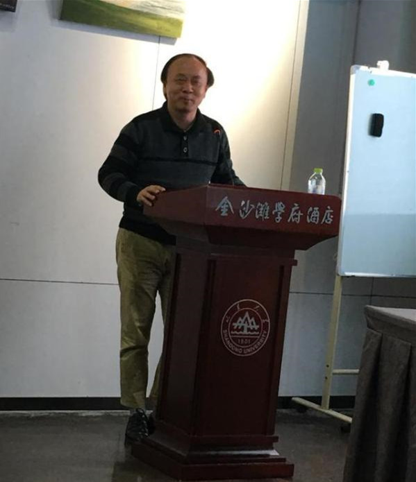 四川师范大学49岁教授跳楼，曾实名举报两套房被强拆，妻称丈夫是因为强拆自尽，母亲曾因强拆受惊扰病亡