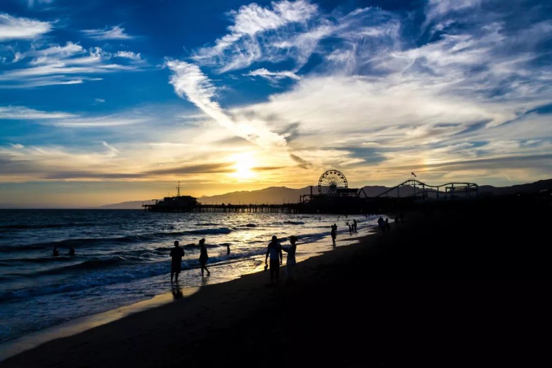 洛杉矶傍晚：夕阳美如画，清风醉晚霞
