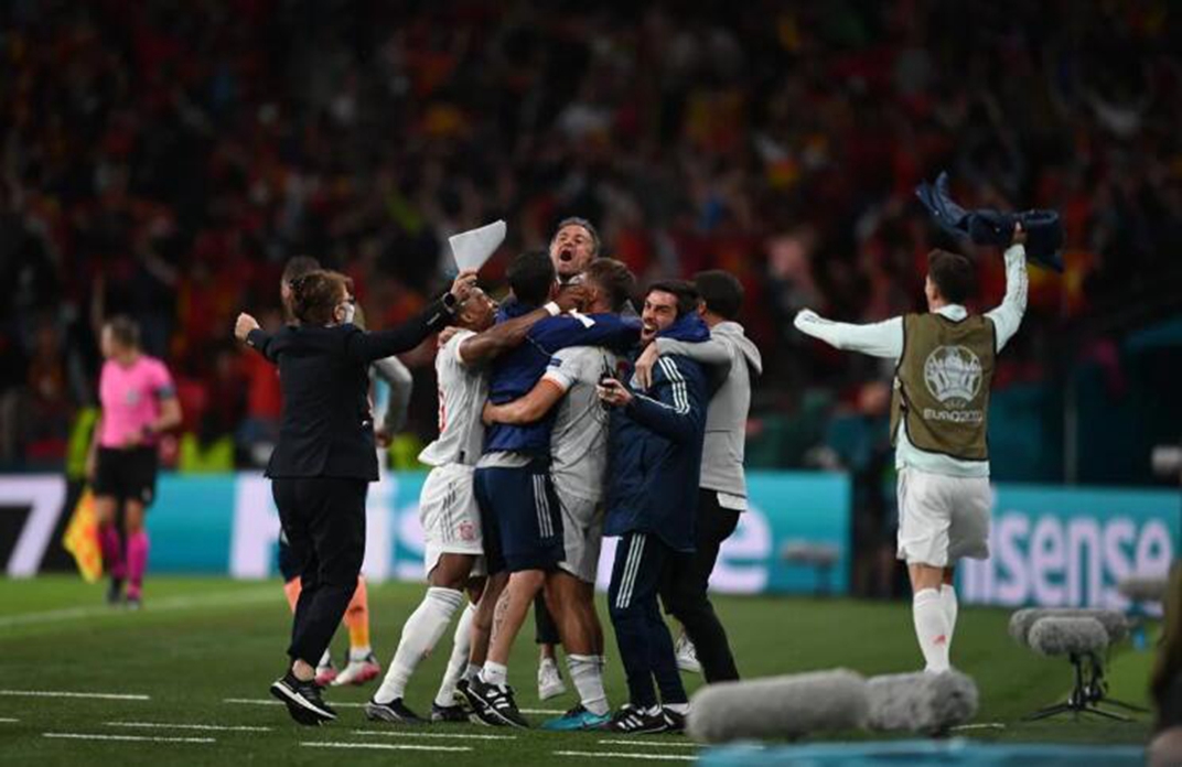 西班牙意大利欧洲杯决(5-3！意大利淘汰西班牙进入决赛，打破57年魔咒，连创13大纪录)