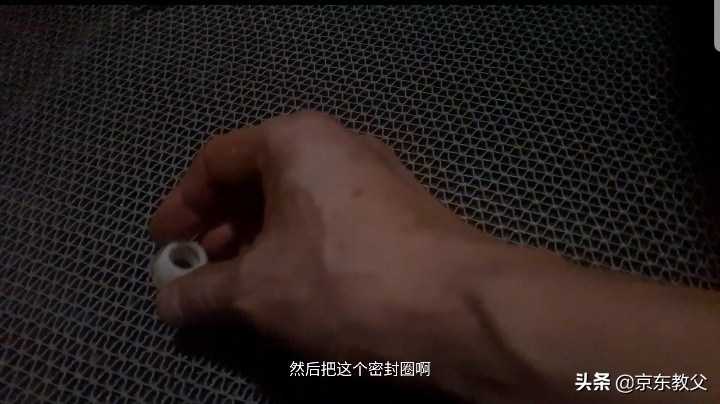 更换保护洗浴热水器内胆的镁棒我是这样做的！