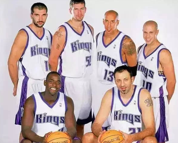 nba球衣哪些品牌贊助過（NBA球衣贊助史！30年8大品牌名留青史，但只有耐克打破規(guī)矩）