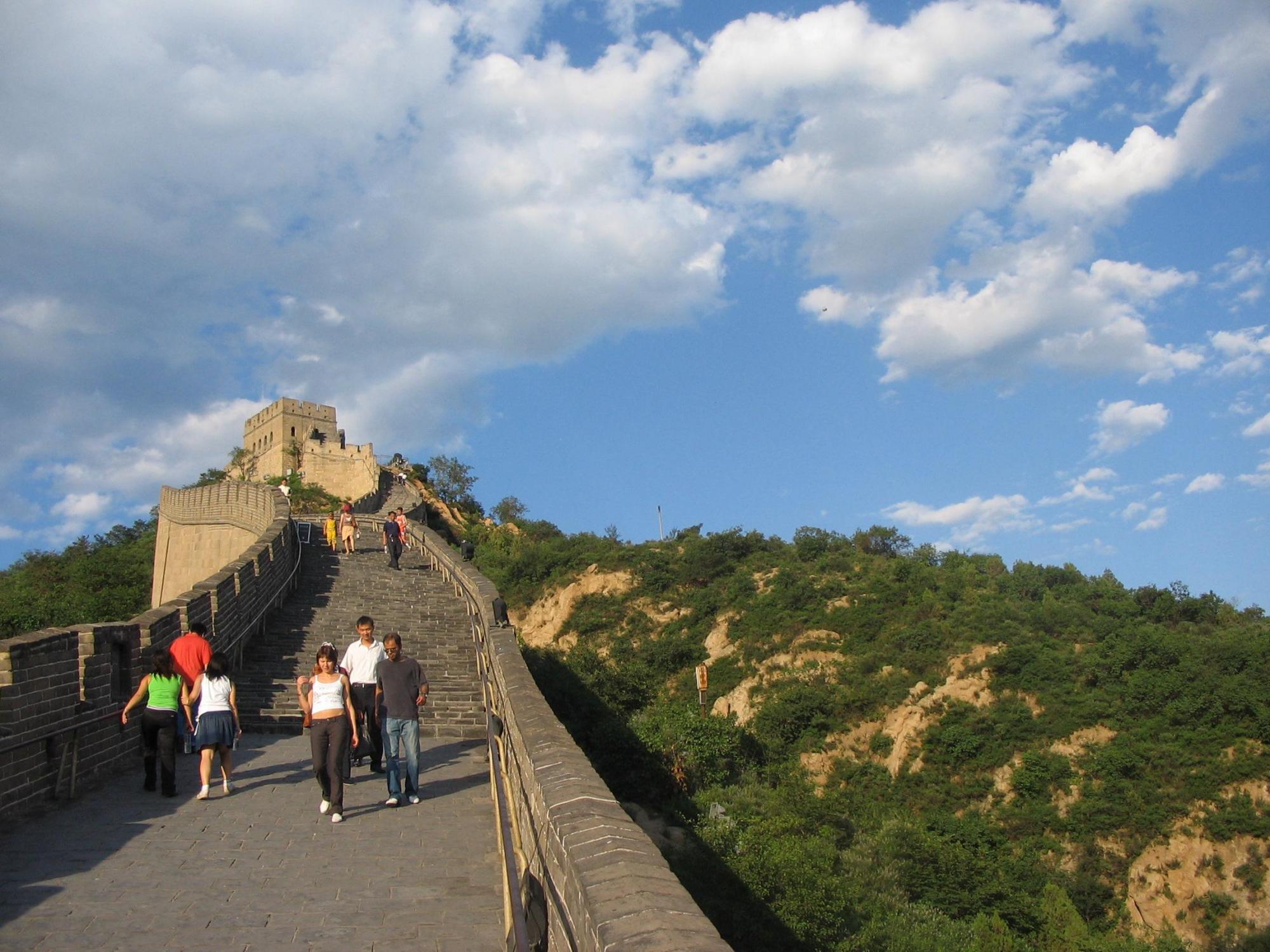 怎么样的万里长城(八达岭长城:坐落在军都山之上,是万里长城的杰出