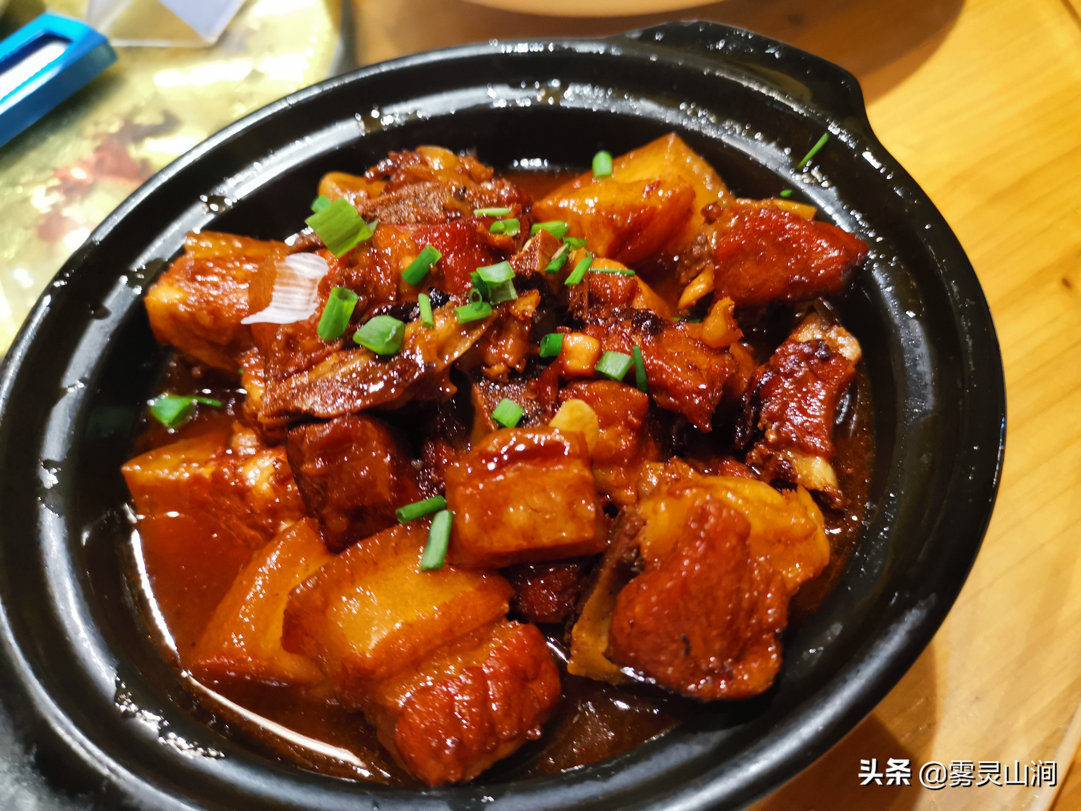 在江西婺源，这家写着“做婺源本地特色菜”的餐馆，值得吃吗？