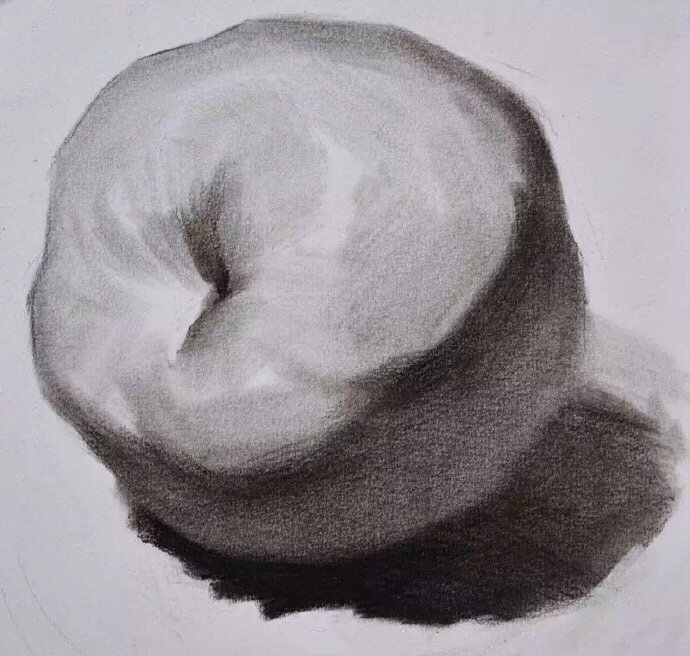 深度：基础美术生的“硬伤”，素描苹果应该怎样画才好看？