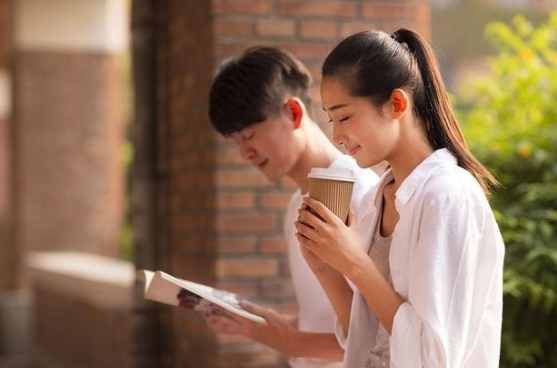 为啥女大学生存在怀孕现象？学姐道出其中原因，新生要引以为戒