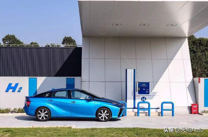 氢能汽车「热」知识：氢能源汽车是烧氢的燃气车还是电动车？
