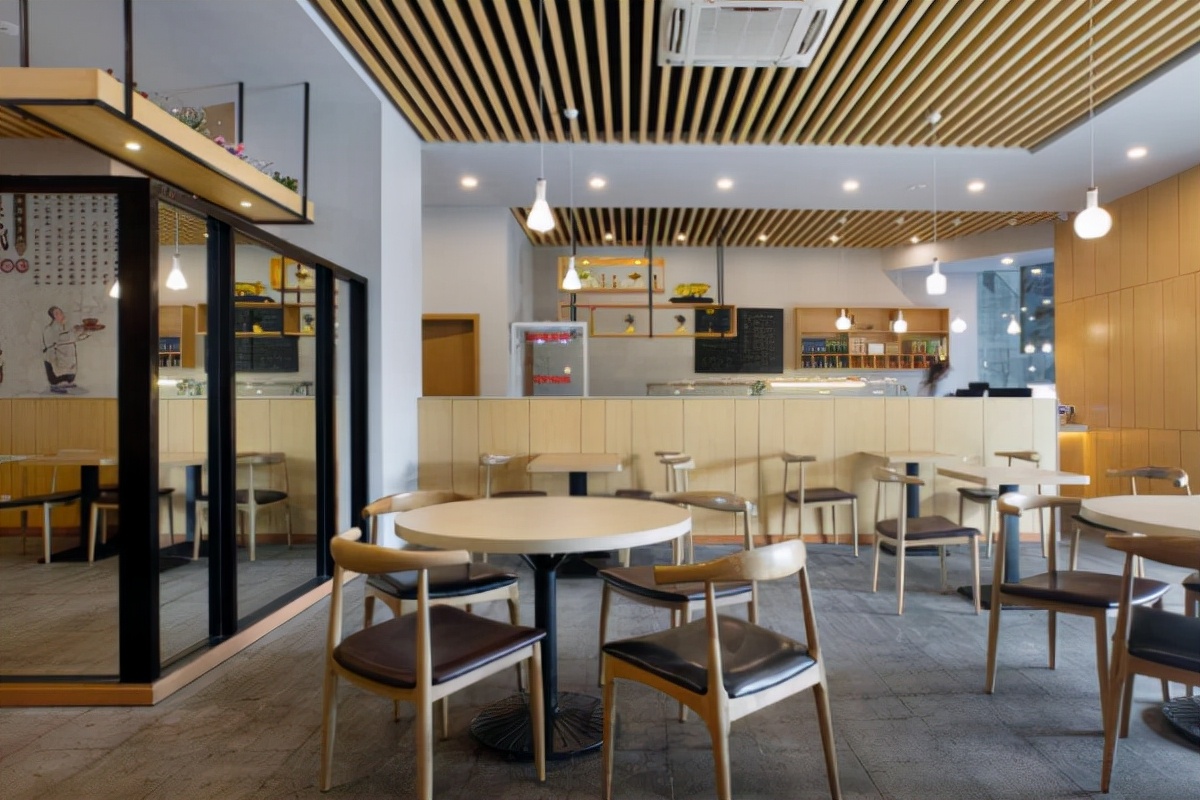 又一教培机构倒闭！删除员工企业微信，卷款跑路，家长退费无门