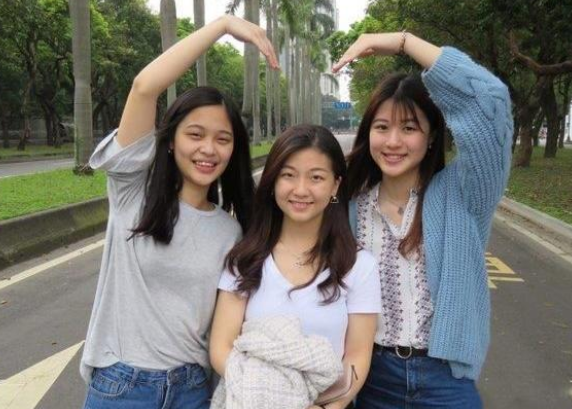 学生被民办本科录取，学费一年2.8万，家长无奈，生活费该给多少