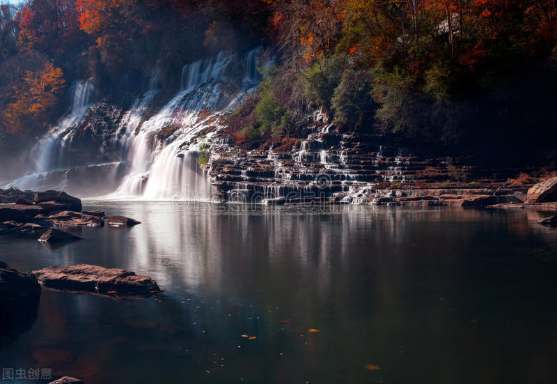 副词性关联词语在高中英语教材阅读部分的调查研究