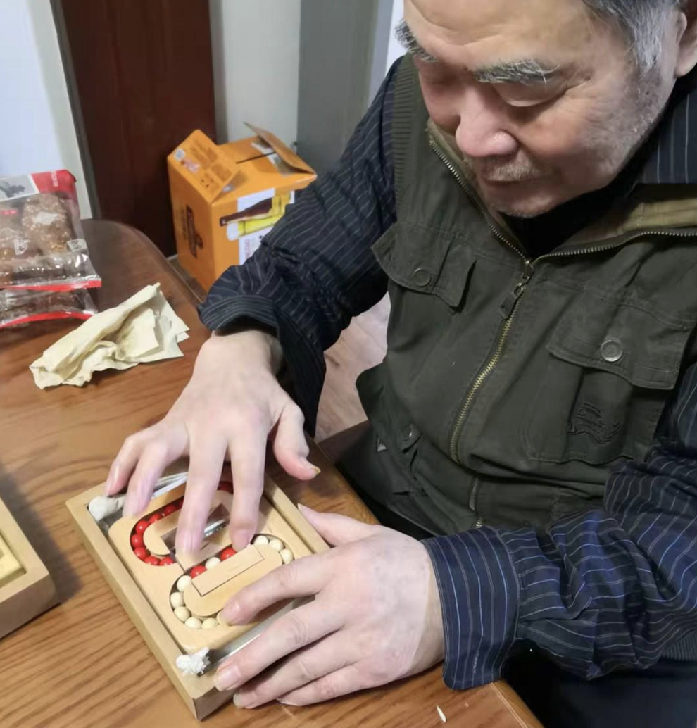 过年寄给长辈的包裹中，藏着适合他们玩的老年玩具