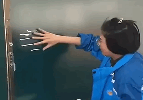 中国智能触屏黑板被赞爆！外国人酸了：这是我们20年前玩剩下的