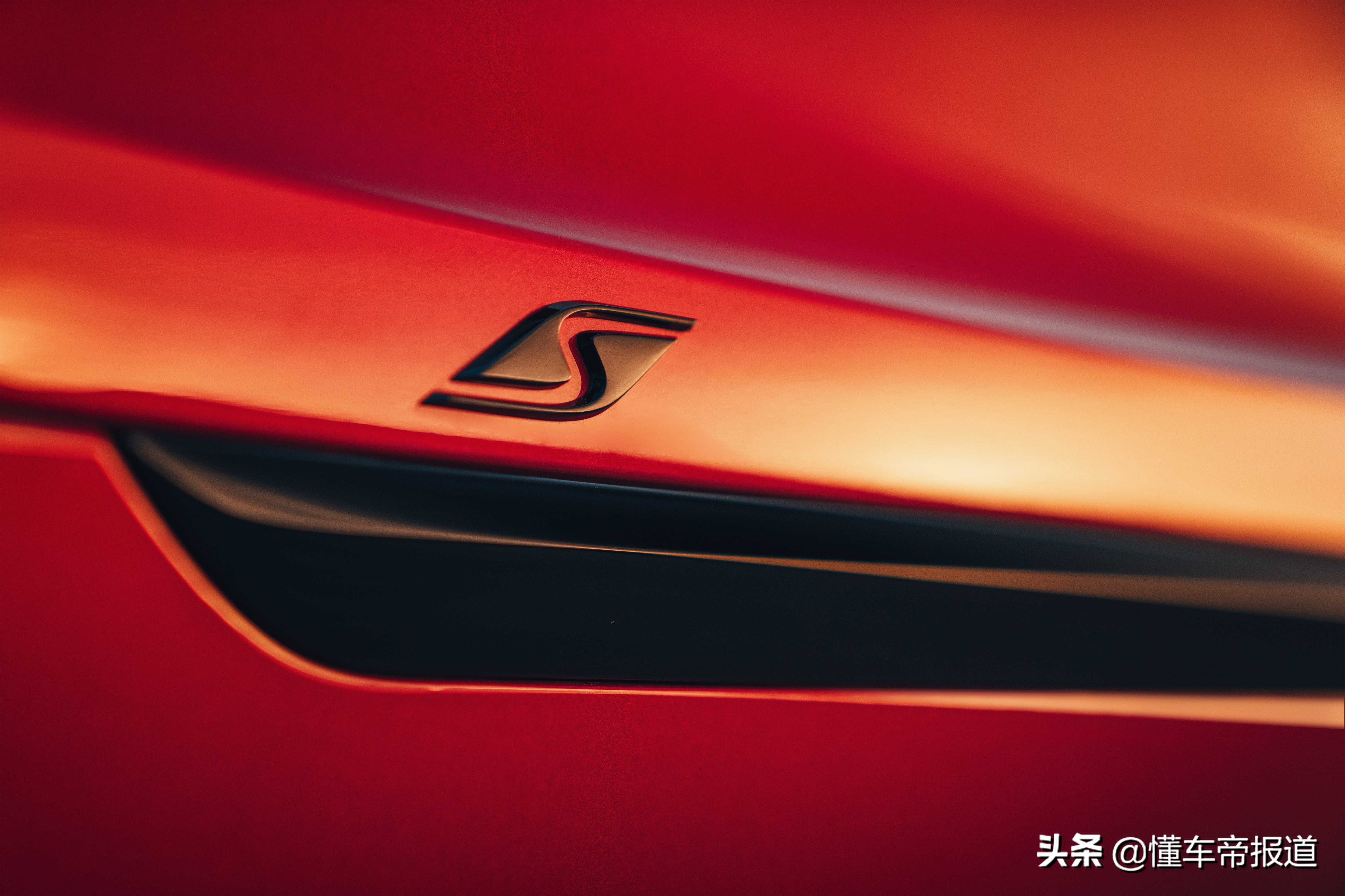 新车｜售价或高于249.9万？宾利添越S即将登陆广州车展