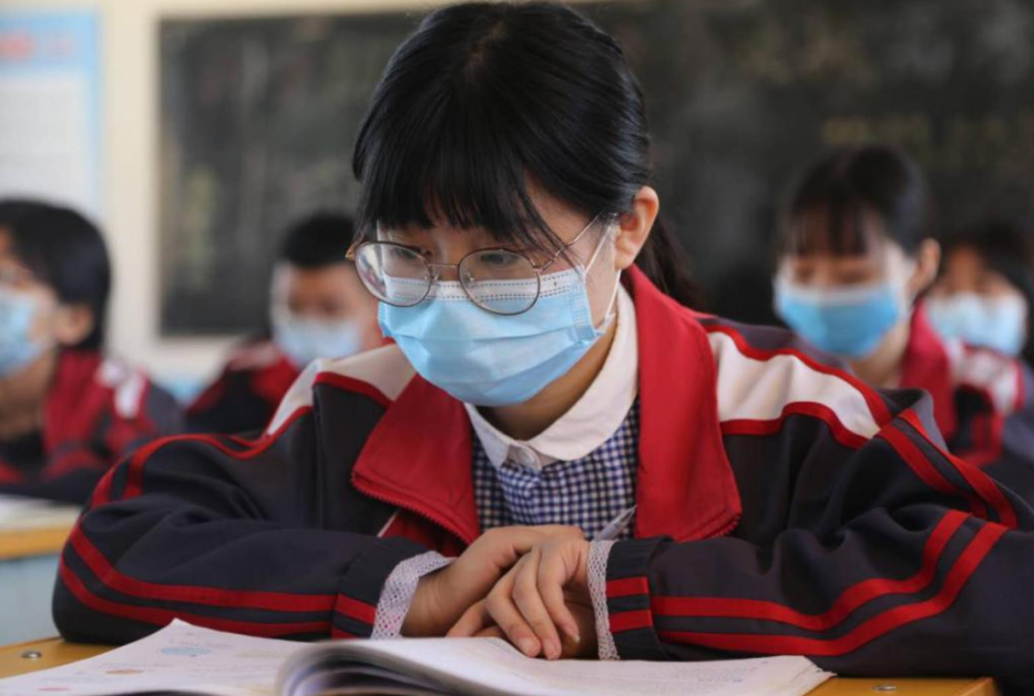 高考分刚过本科线，报“专科”还是“三本”？老师的建议很实在