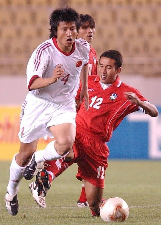 中国男足世界杯2002主力阵容(我们也曾充满斗志与血性，盘点中国足球近30年最强阵容)