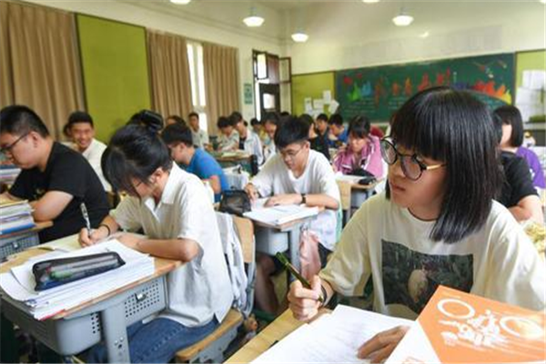 物化地和物化生哪个好(12种选科组合，学生的选科自主性增强）-第1张图片-专升本网