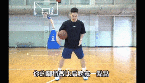 籃球基礎訓練方法（新手打籃球怎么入門？）