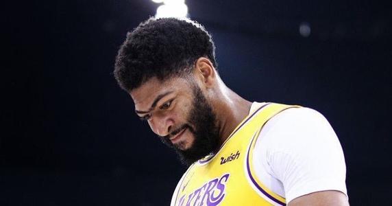 为什么nba球员一直跌倒(步姚明后尘？浓眉容易受伤全因为这点 七冠王：他该和老詹一起吃住)