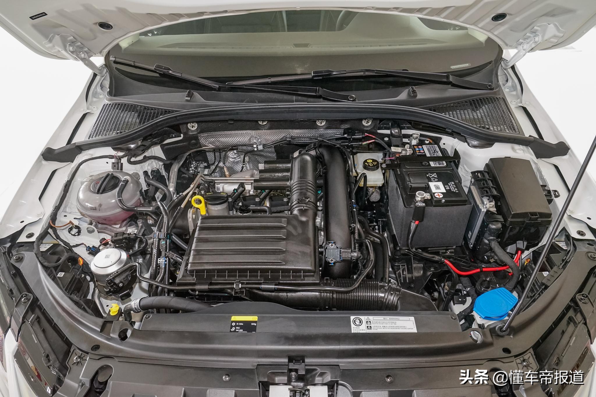 新车 | 15万元谁更吸引瓦罐迷？福克斯猎装版对比明锐旅行版