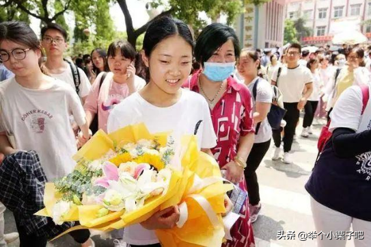 高考作文《酒》走红，全文没出现一个酒字，但将酒表现得淋漓尽致