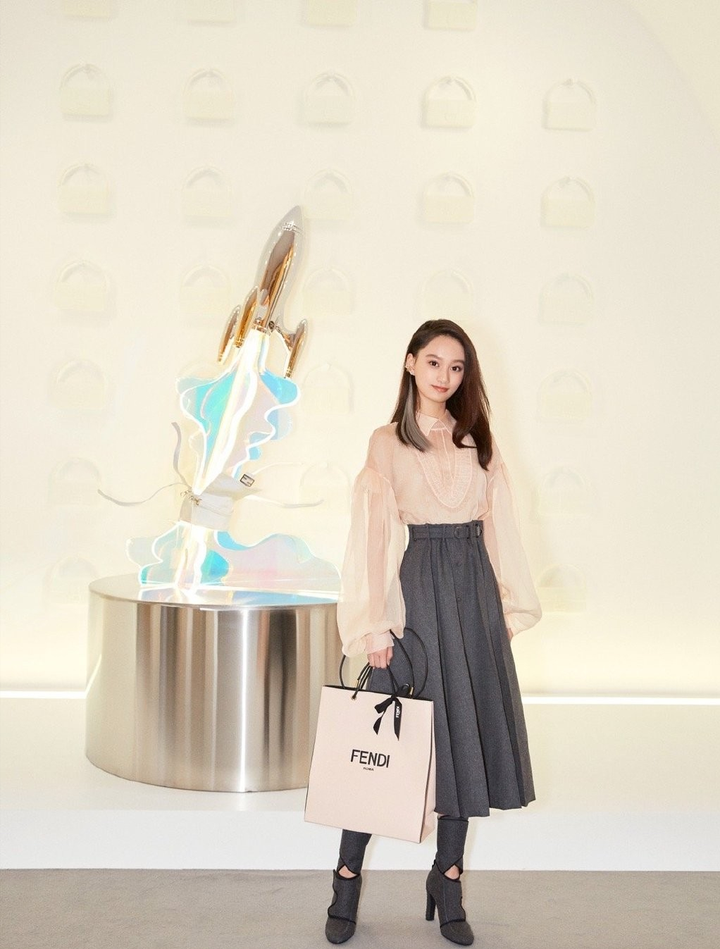 北电中传上戏三校第一的夏梦，身穿Dior气场好强，真是后生可畏