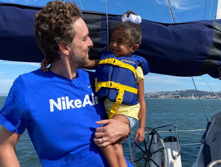 谁是马克加索尔的姐姐（粉红团队！加索尔晒“五朵金花”温馨合照，瓦嫂娜娜表白科比兄弟）