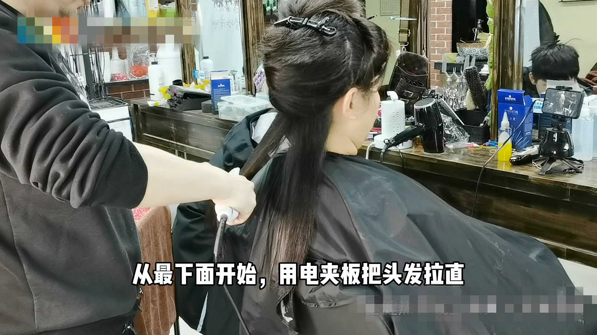 50岁女士自来卷沙发发量多，头发抛光+抱团卷，柔软减龄又时髦
