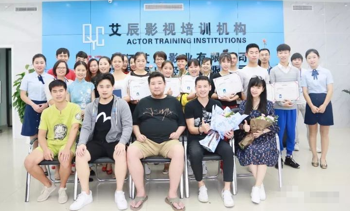 相恋17天就闪婚、5年无子婚姻一向恩爱，他真出轨女合伙人了？