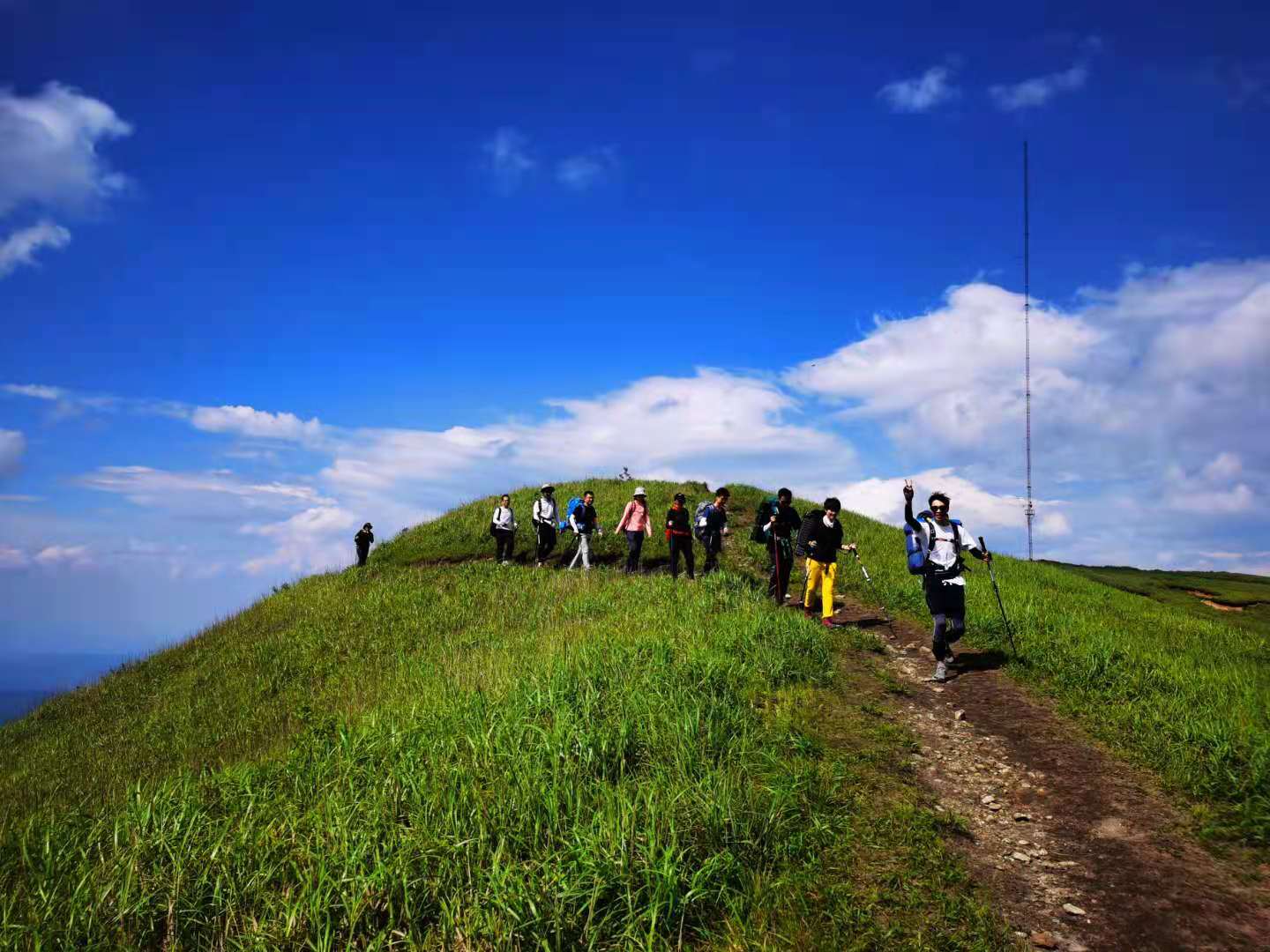 武功山海拔多少米(爱恨武功山，一生一定要去一次的徒步天堂)