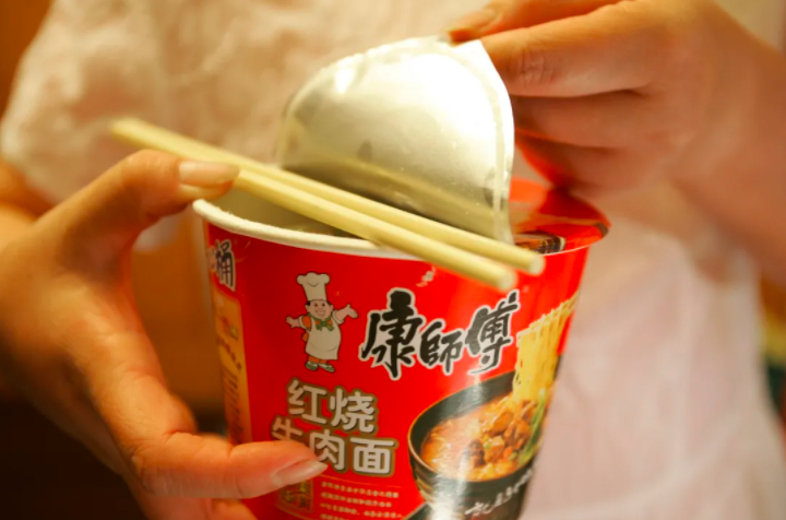 火遍大江南北的方便面为何消逝？ 冷冻食品抢走年轻人味蕾。