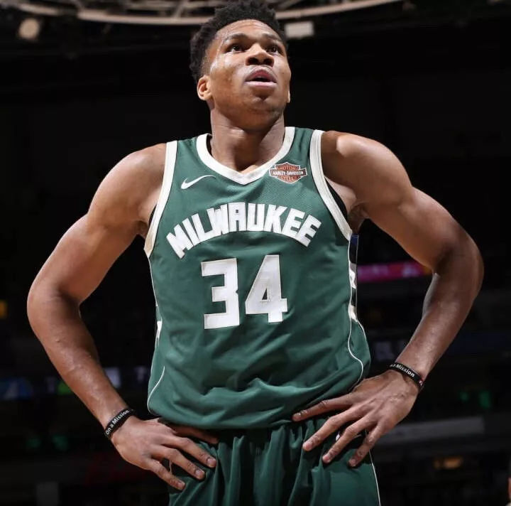 水瓶座有哪些nba球星（十二星座之NBA球星，個個身懷絕技，沒想到詹姆斯是處女）