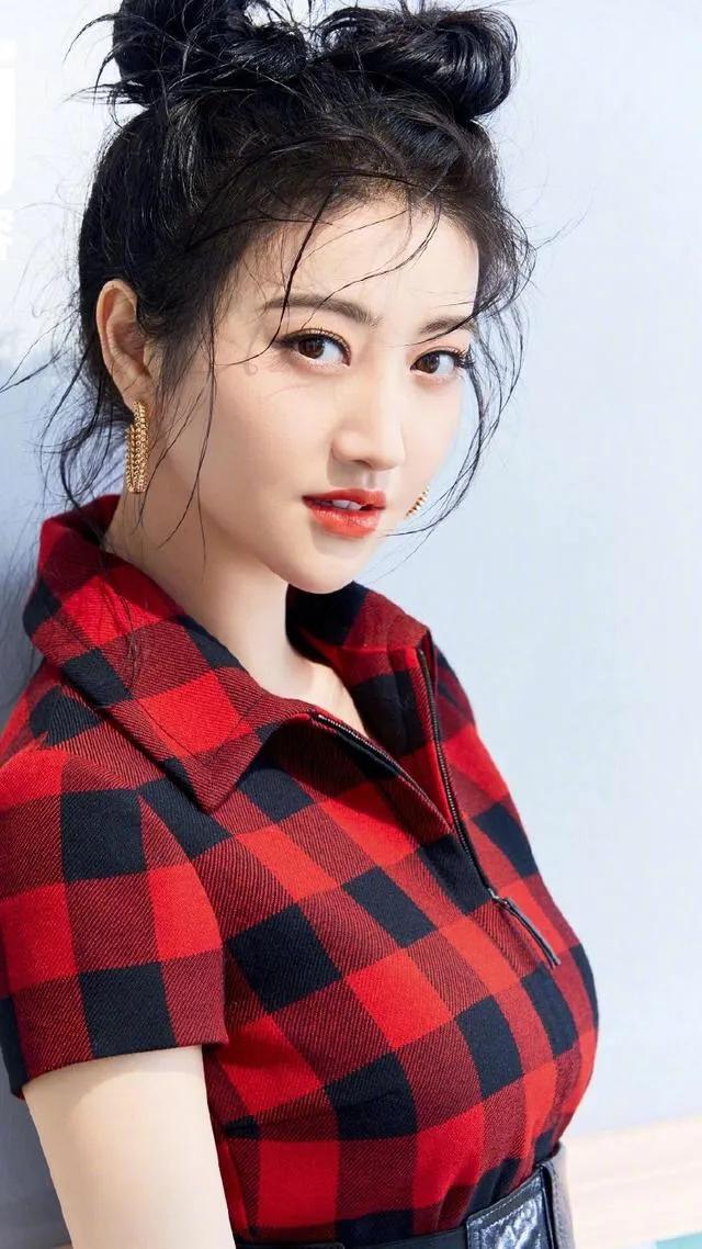 景甜生命中的2个男人:一个对她好到离奇,一个残忍将她抛弃