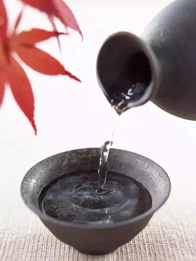 一篇让所有老师都给出满分的作品，它的名字叫“酒”