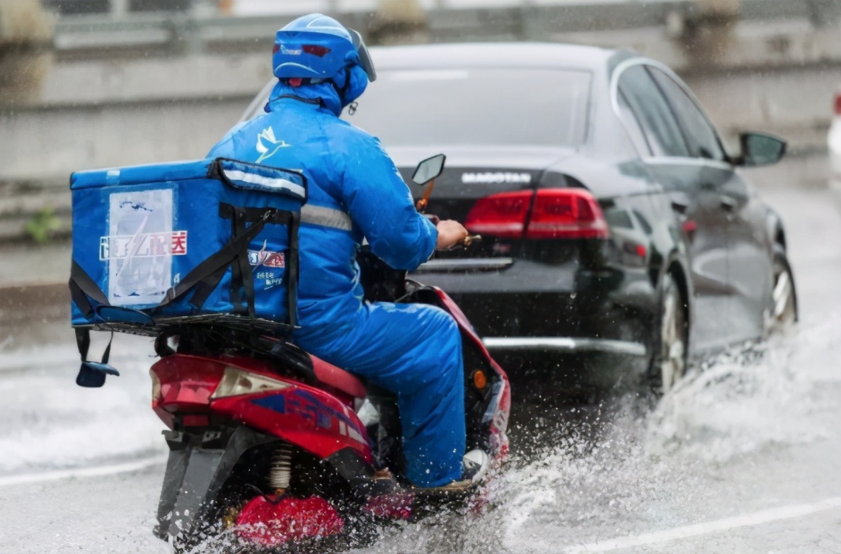 26岁外卖小哥高考得高分，曾从中国农大辍学，众人感叹学霸的任性