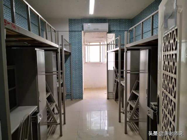 武汉大学生宿舍被征用，两所高校先后上热搜，网友评价天壤之别
