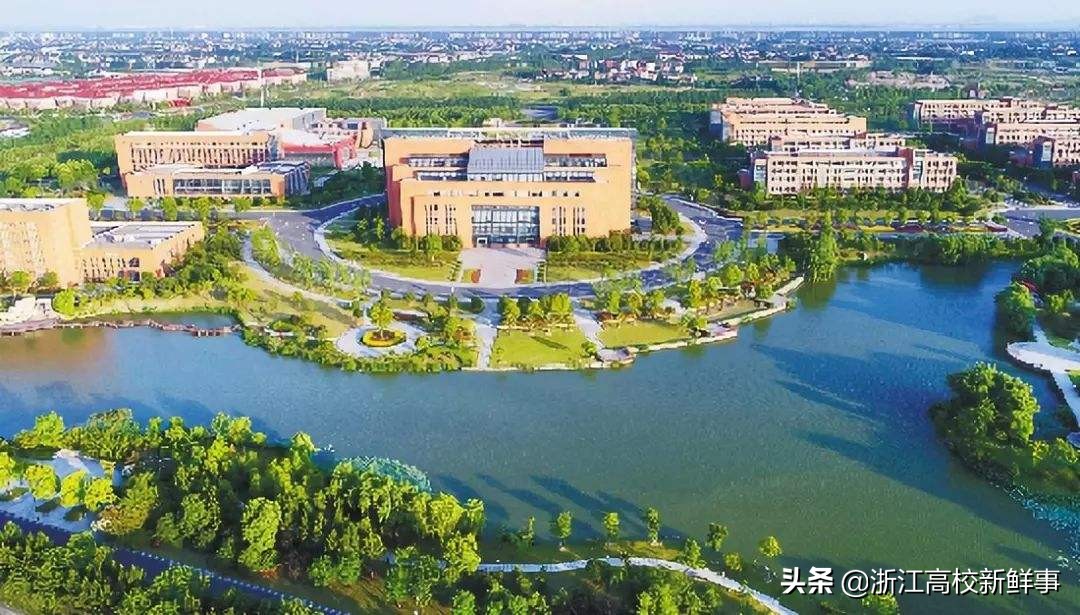 奖学金10万！这两所大学要不要填报？