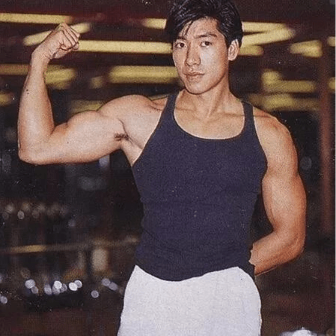 草猛组合们三位歌手的简历(从"红极一时"到"锒铛入狱","乌鸦"张耀扬