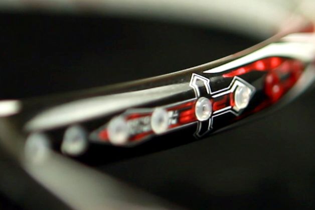 林丹的羽毛球拍重量（出口转内销的N90-III 喷喷香的重杀利器）