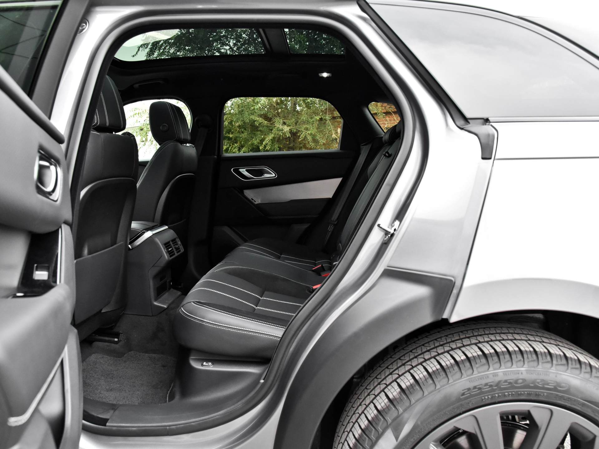 起售55.8万元，就能将大路虎开回家，还是四驱的，实拍揽胜星脉