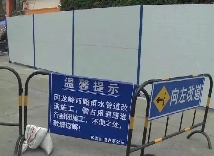 视频：女学生校门口被撞飞，家长们关注的是第三方原因