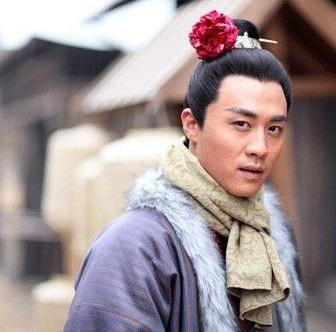 《水浒传》里,男子也爱簪花.每个男子簪的花也不同.