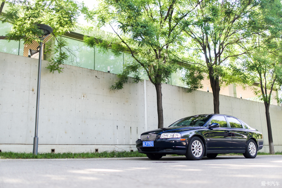 车载传真机真是活久见！体验经典老车Volvo S80四座版
