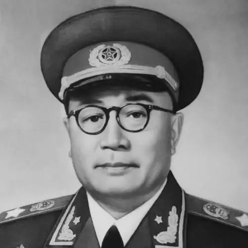 他是解放军手下败将，刘伯承为何三顾茅庐，请他执教南京军事学院