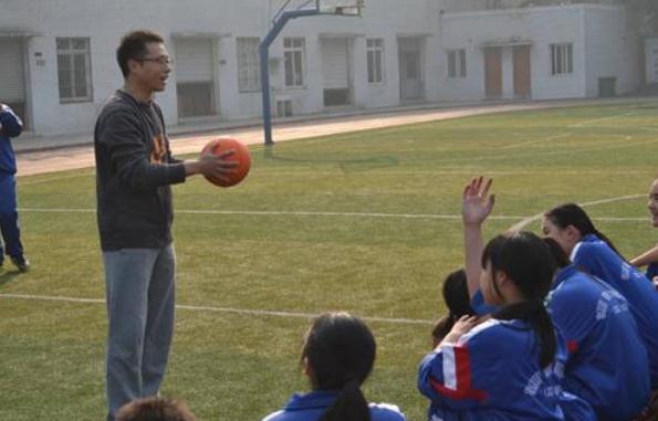 2021高考生想当老师选啥专业？4门学科需求量大，就业前景很好