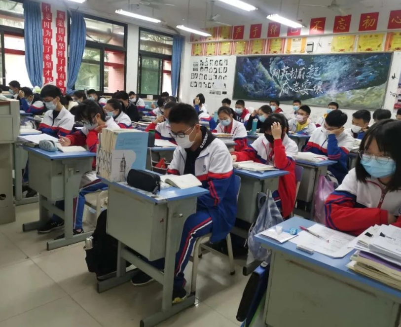 福建5所野鸡大学臭名昭著，被官媒点名，学生毕业后还是高中学历