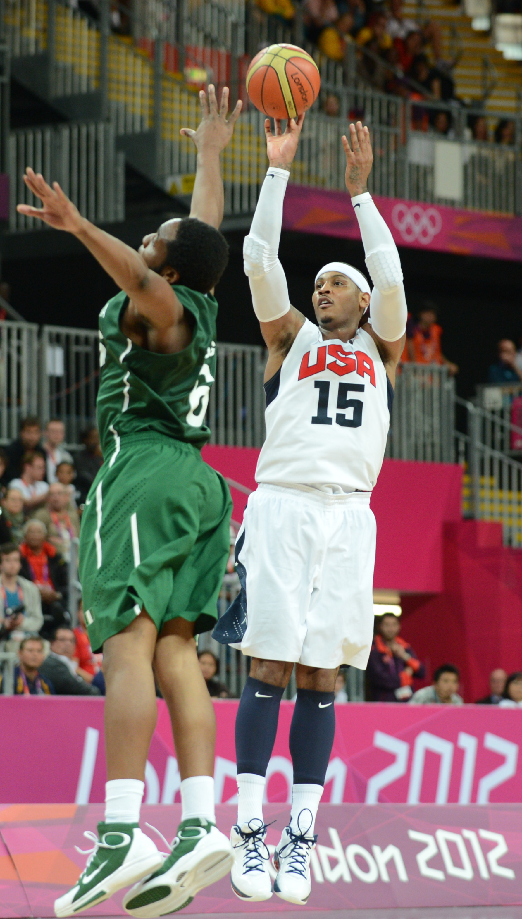 打籃球的規則新手詳細說明（NBA&amp;FIBA，一個籃球兩種規則）