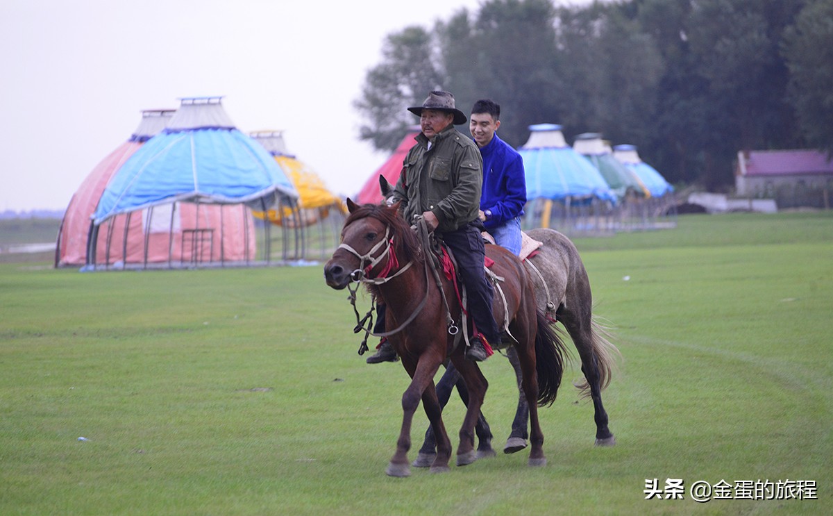 曲棍球正棍传球比赛视频(中国男足太窝囊，火爆达斡尔族火球曲棍球赛，比中国男足好看多了)