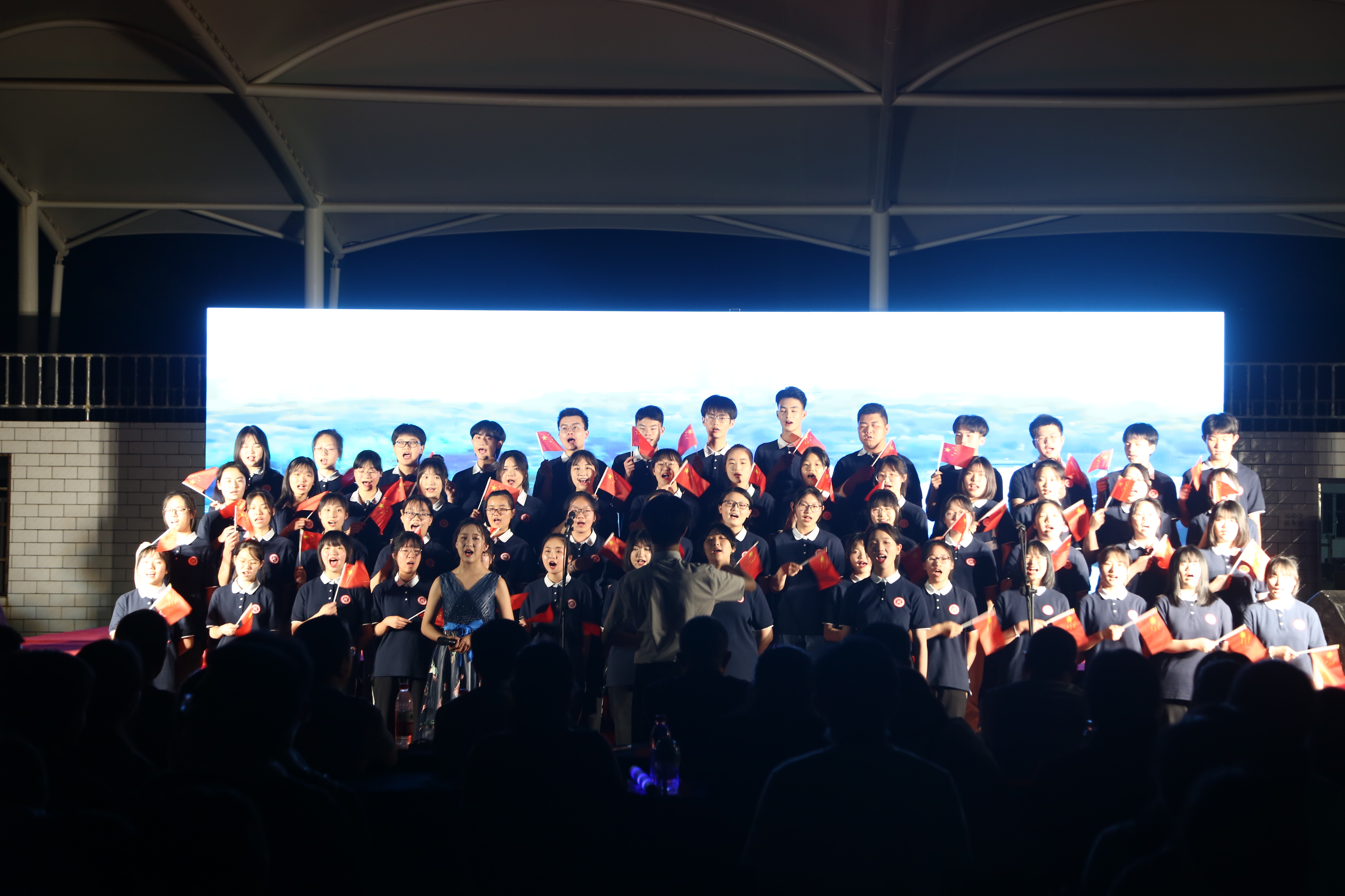 黄冈外校“破浪有时 扬帆远航”毕业典礼精彩上演