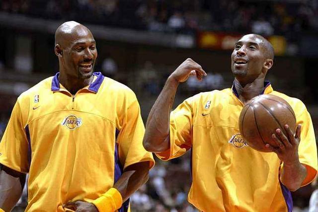 科比离世后，为何卡尔马龙明目张胆追求瓦妮莎？网友：多年前就有