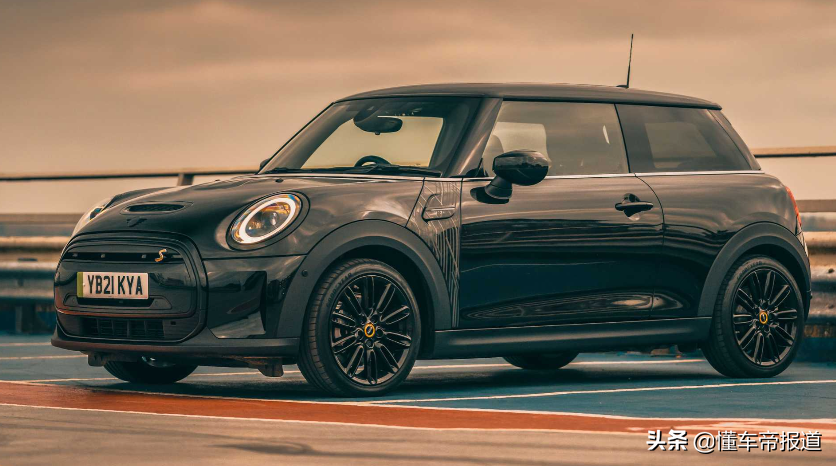 黑化MINI来啦，EV车型也可以更酷！MINI暗影版车型官图